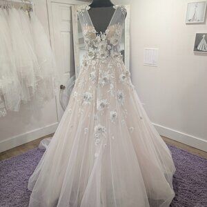 Elegant Floral Embellished Cream Dress